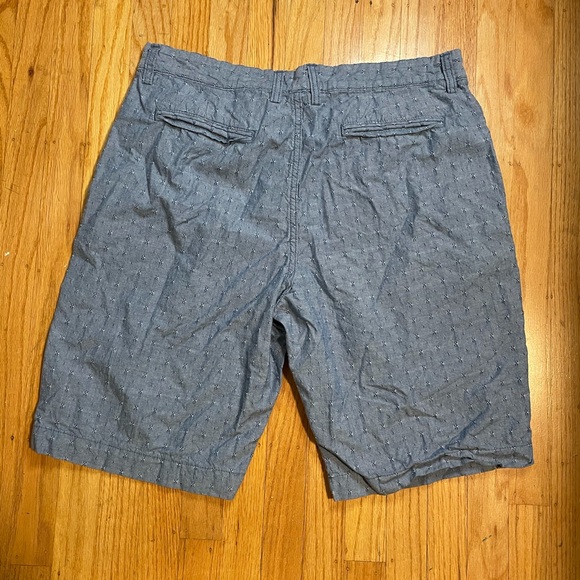Gap Shorts - Picture 2 of 4